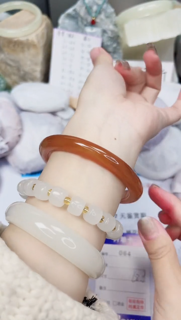 【闪购商品】石英质玉手镯未镶嵌64-玛瑙-圈口62