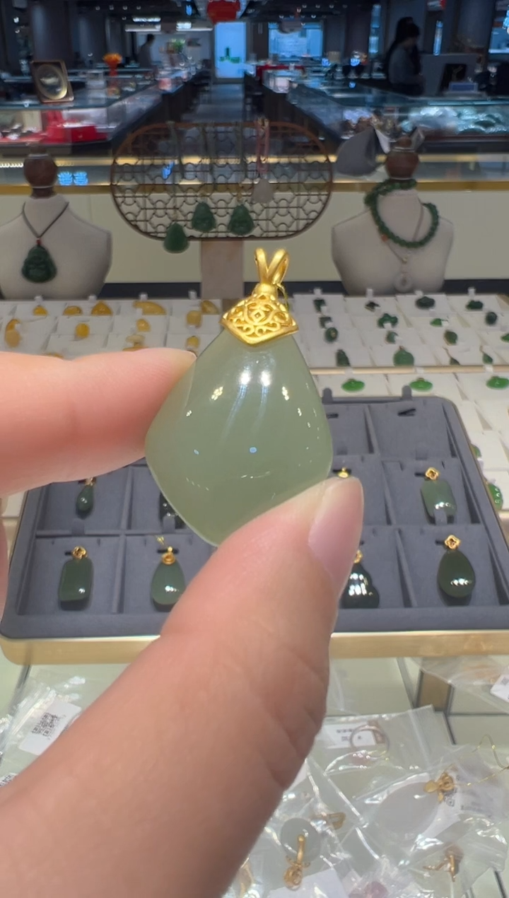 【闪购商品】和田玉颈饰足金镶嵌1111111