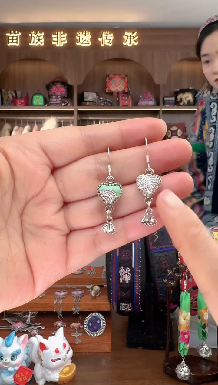 【闪购商品】织绣扶光苗绣传承29