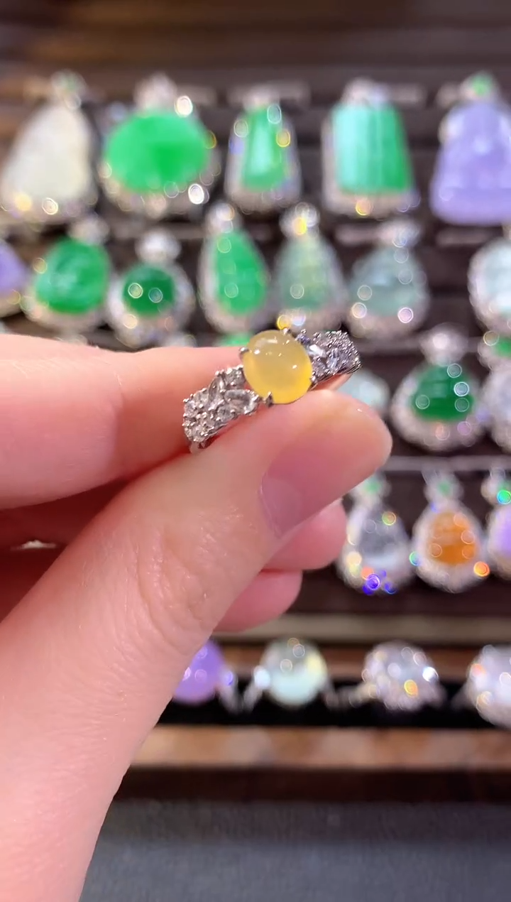 18K金镶嵌戒指翡翠冬日珠宝W7