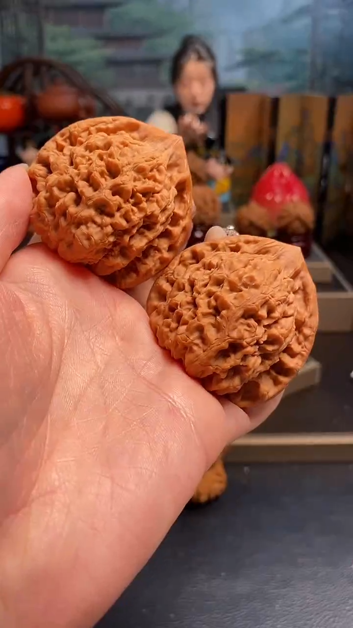 【闪购商品】文玩核桃吊坠K240官帽50