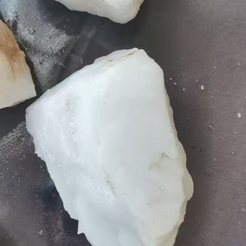 和田玉山料优质矿山产出打造专属高品质天然白玉珍品