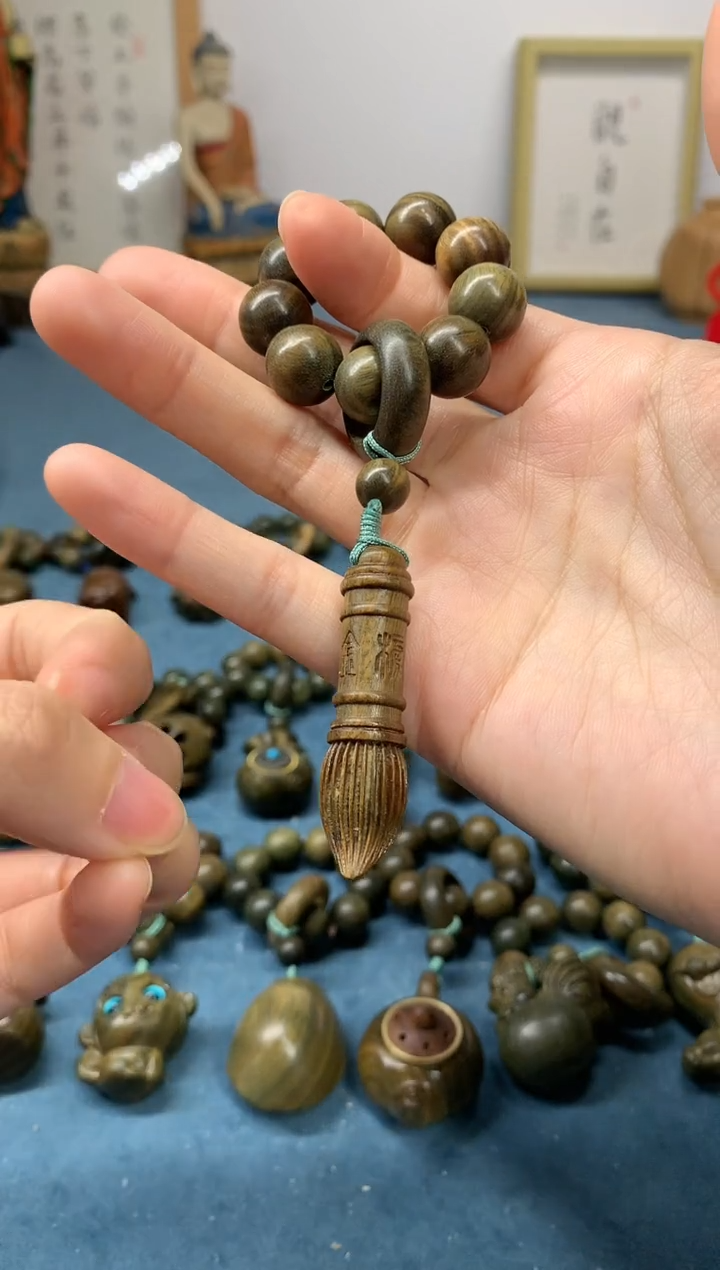 【闪购商品】维腊木（绿檀）把件金榜题名