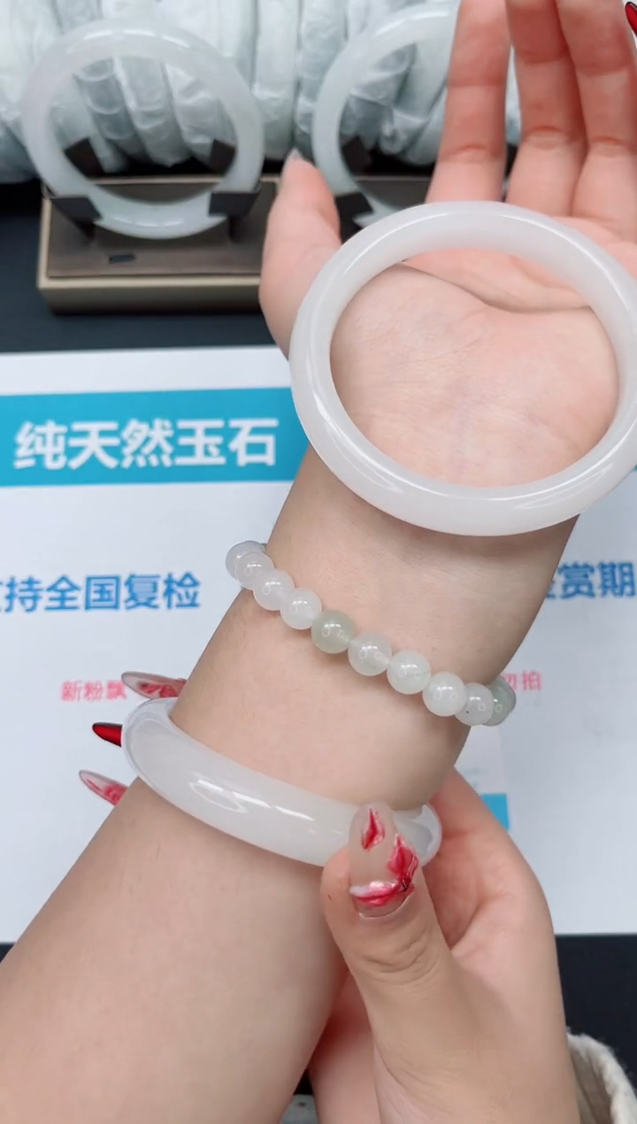 【闪购商品】石英质玉手镯未镶嵌b178