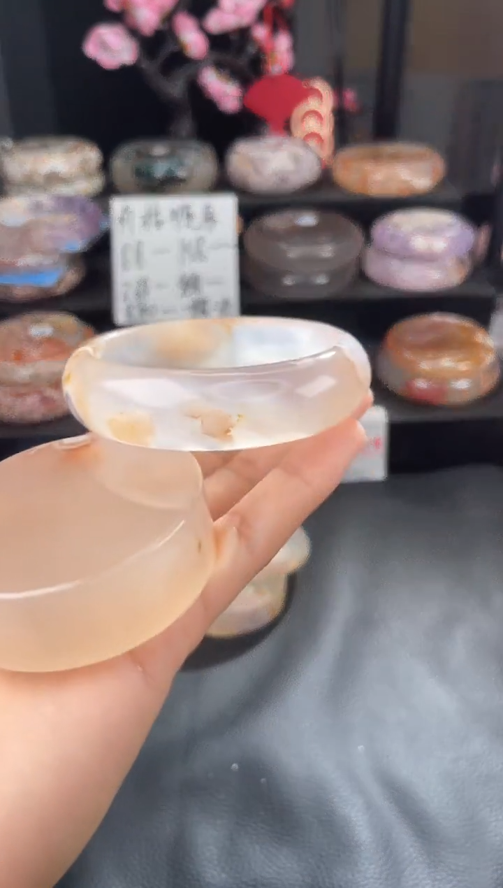 【闪购商品】石英质玉手镯未镶嵌57