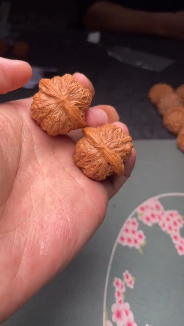 把件文玩核桃a172  血麒麟 33尺