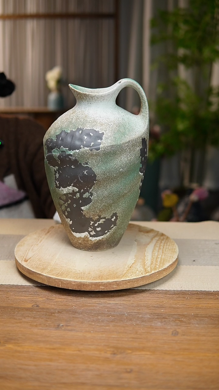 【闪购商品】陶瓷花器诧寂复古绿奶壶