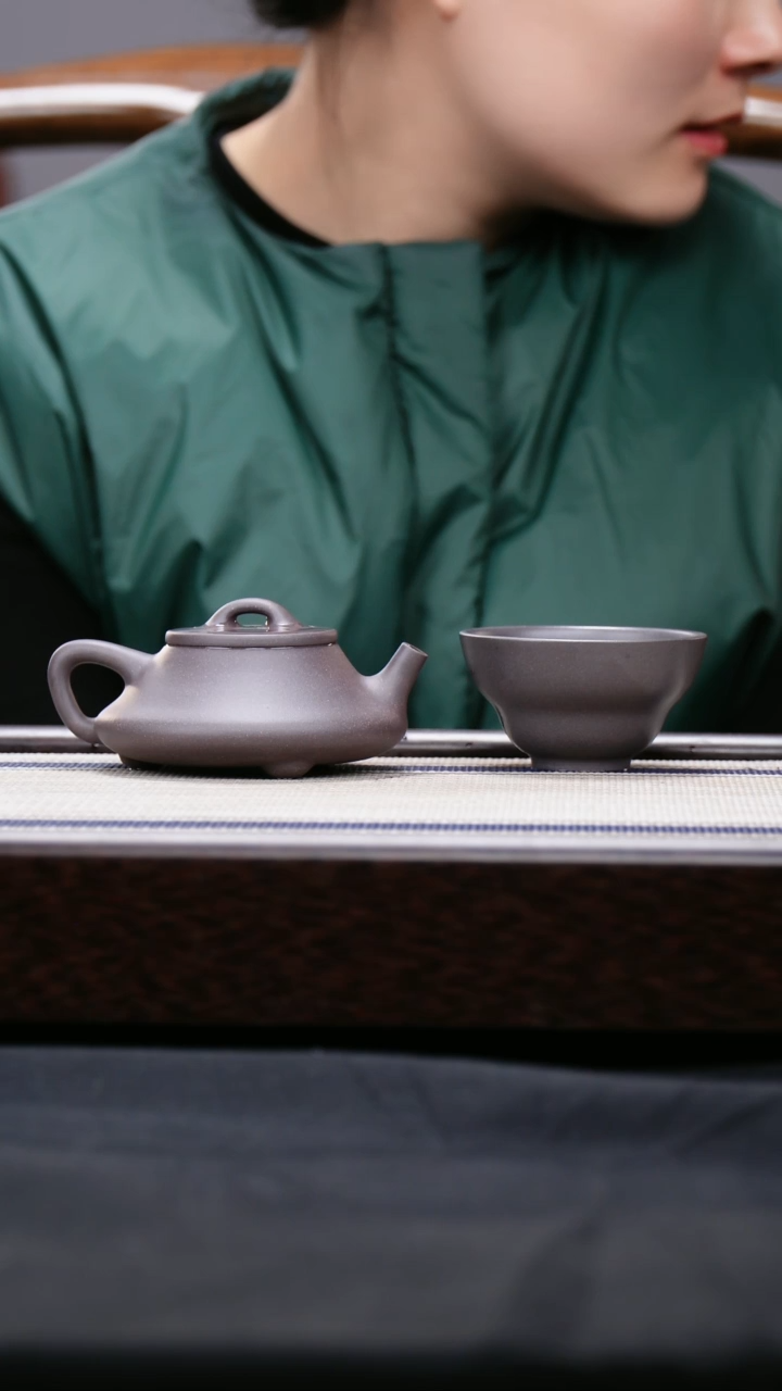 【闪购商品】紫砂茶壶清灰 曲瓢 ＋杯子 