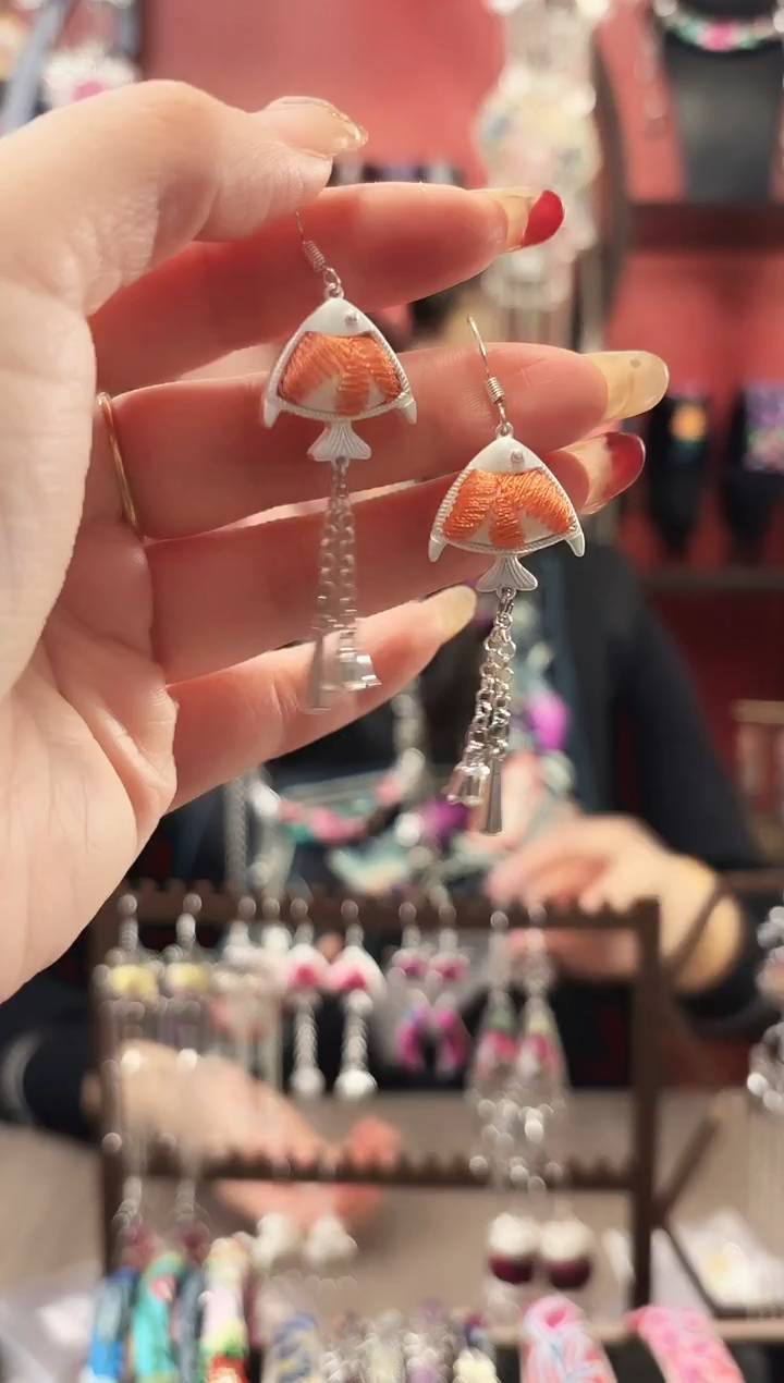 织绣织绣民族风非遗老绣饰品18