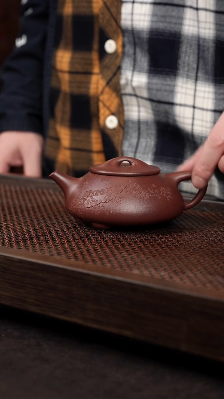【闪购商品】紫砂茶壶底槽清刻绘光明石瓢