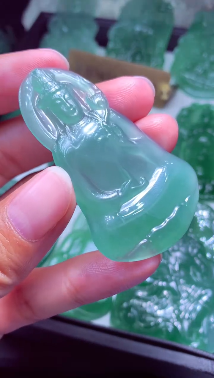 未镶嵌定制翡翠天然翡翠A货吊坠 基地发货多样性发货其一