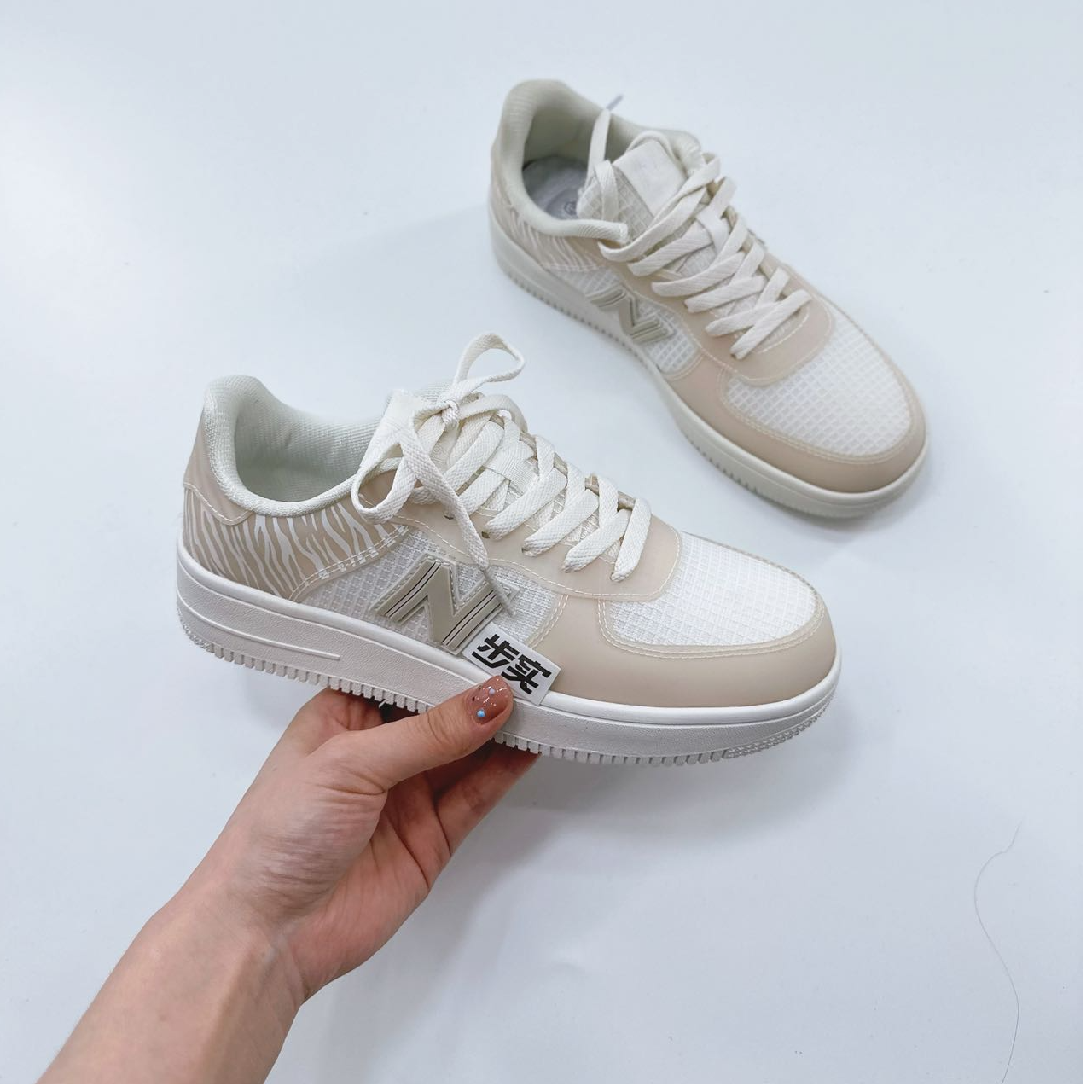 70007高端专享四季款舒适运动鞋米其/乳白（成人运动鞋）