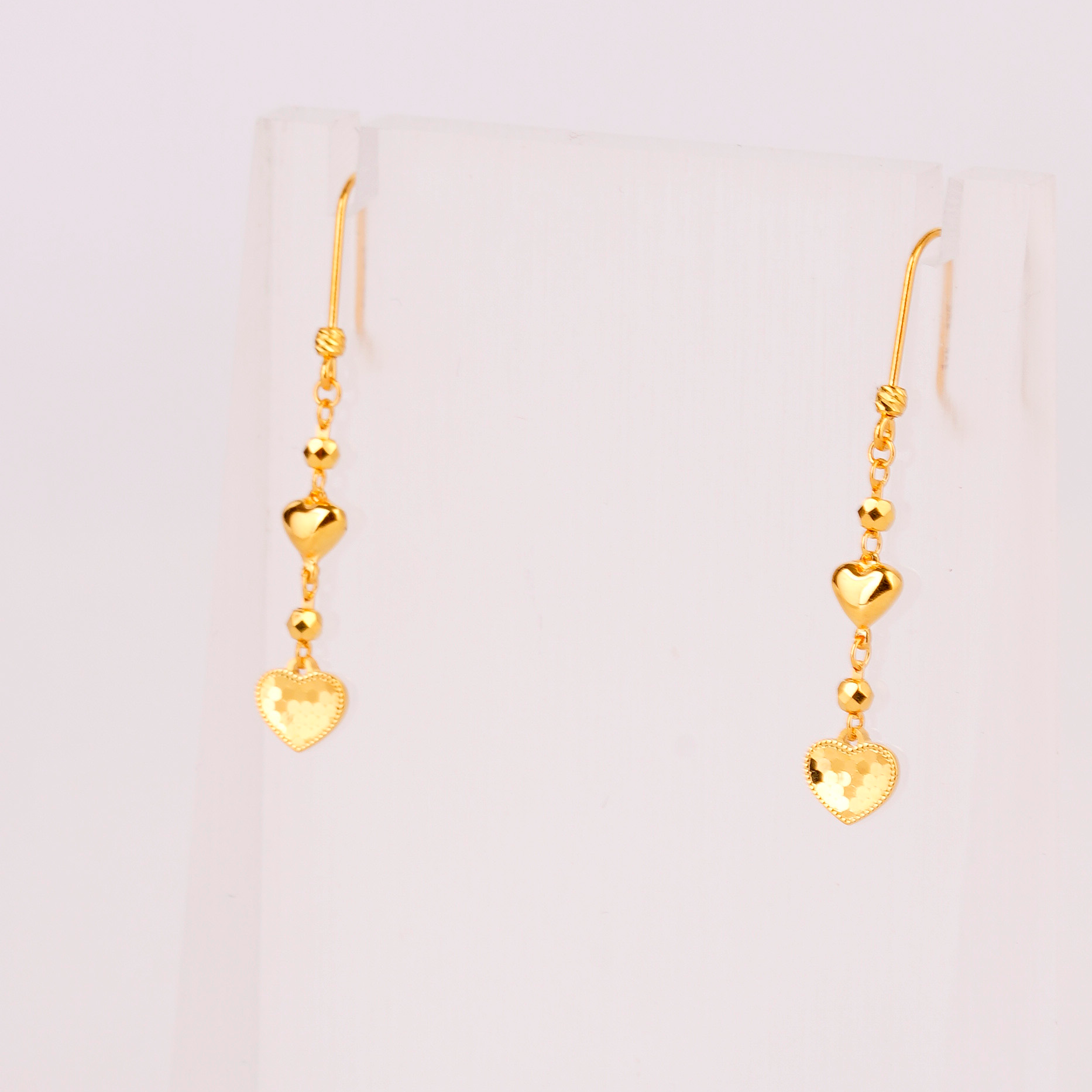 Chow Tai Seng/周大生龙鳞爱心足金耳钩 2.59g 187号