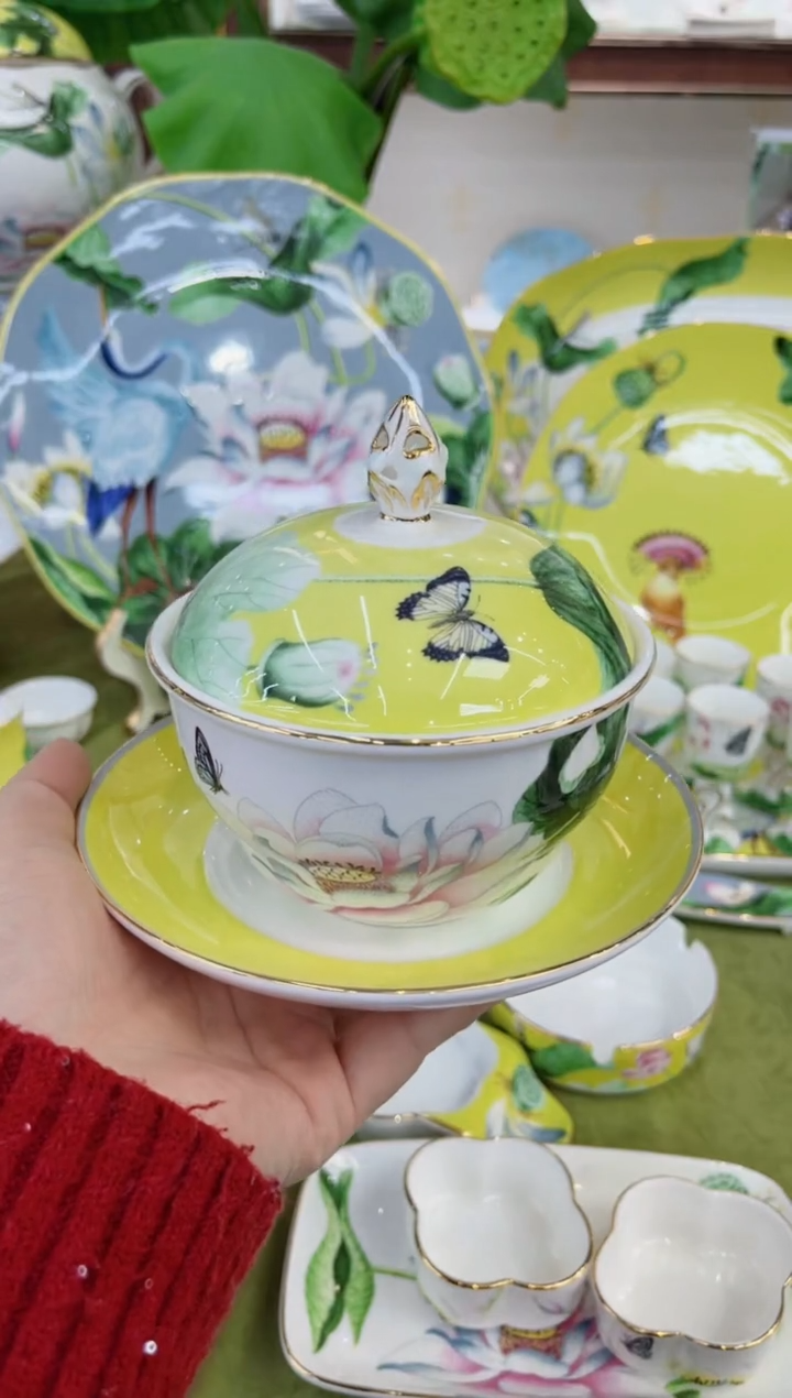 【闪购商品】骨瓷三件套······