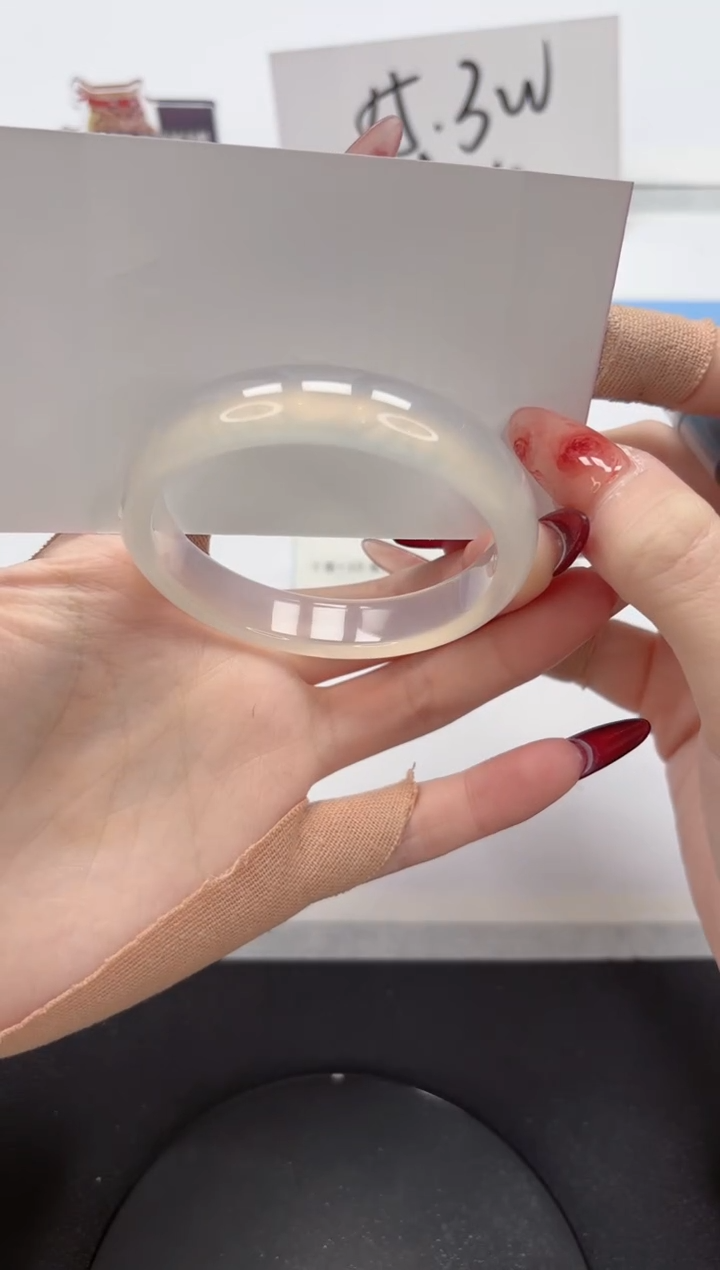 【闪购商品】石英质玉手镯未镶嵌A444-52.9