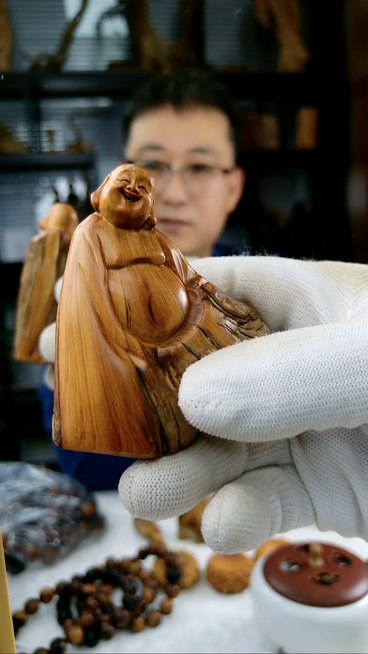 崖柏太行陈化崖柏弥勒佛手把件二号