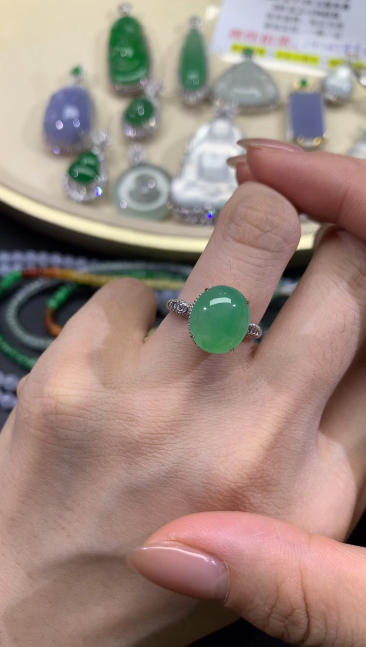 【闪购商品】翡翠戒指18K金镶嵌24天然A货翡翠（不退换）