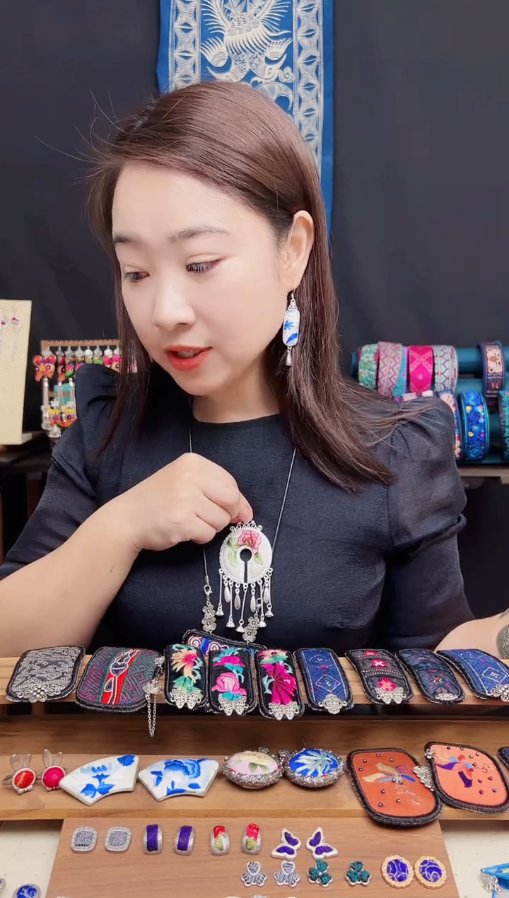 刺绣非遗刺绣手作饰品31