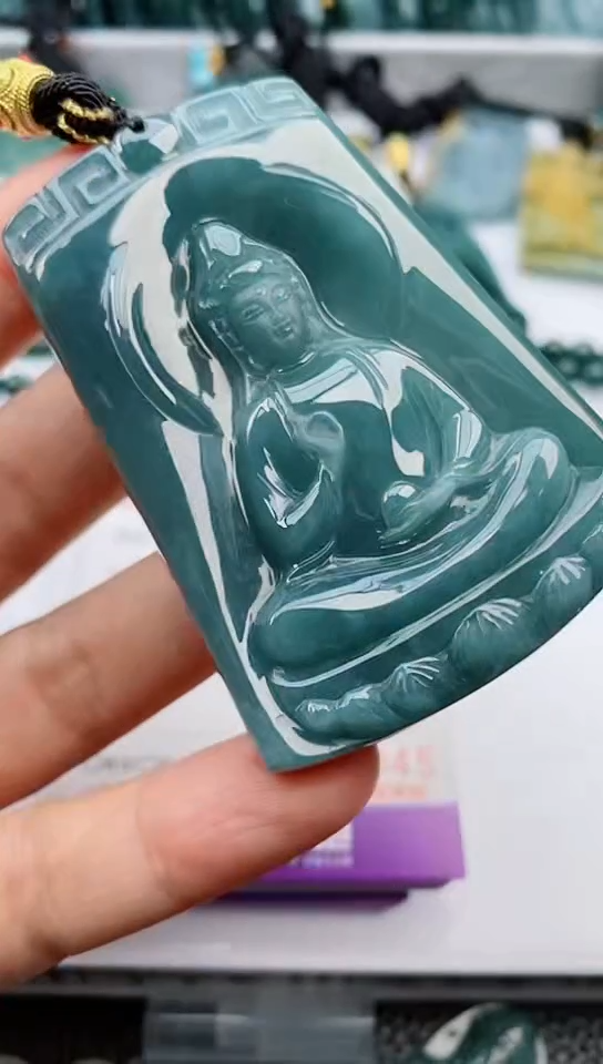 【闪购商品】翡翠颈饰未镶嵌