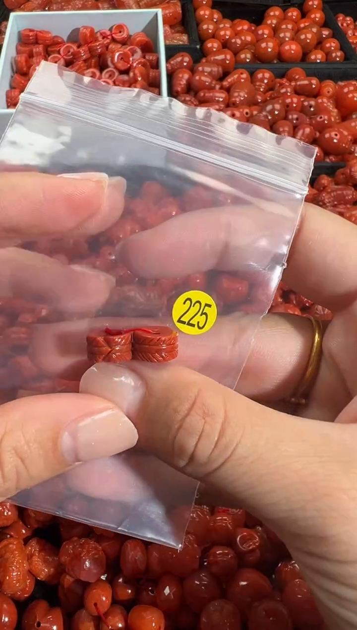 颈饰未镶嵌南红玛瑙1