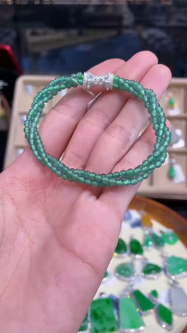 【闪购商品】翡翠吊坠(不含链)未镶嵌手串