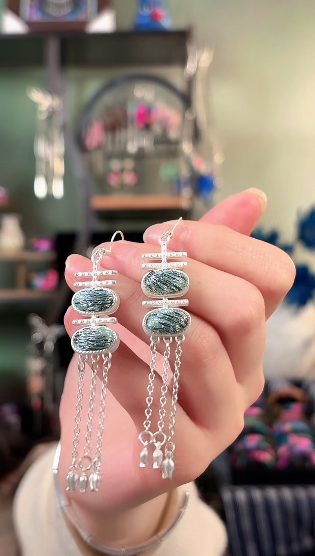 彩云南阁非遗老绣饰品181