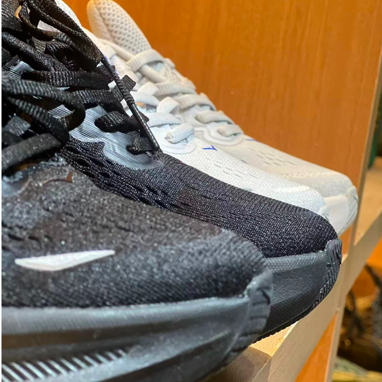 帮厂清|“丑贵丑贵”的鞋子也不贵运动鞋330