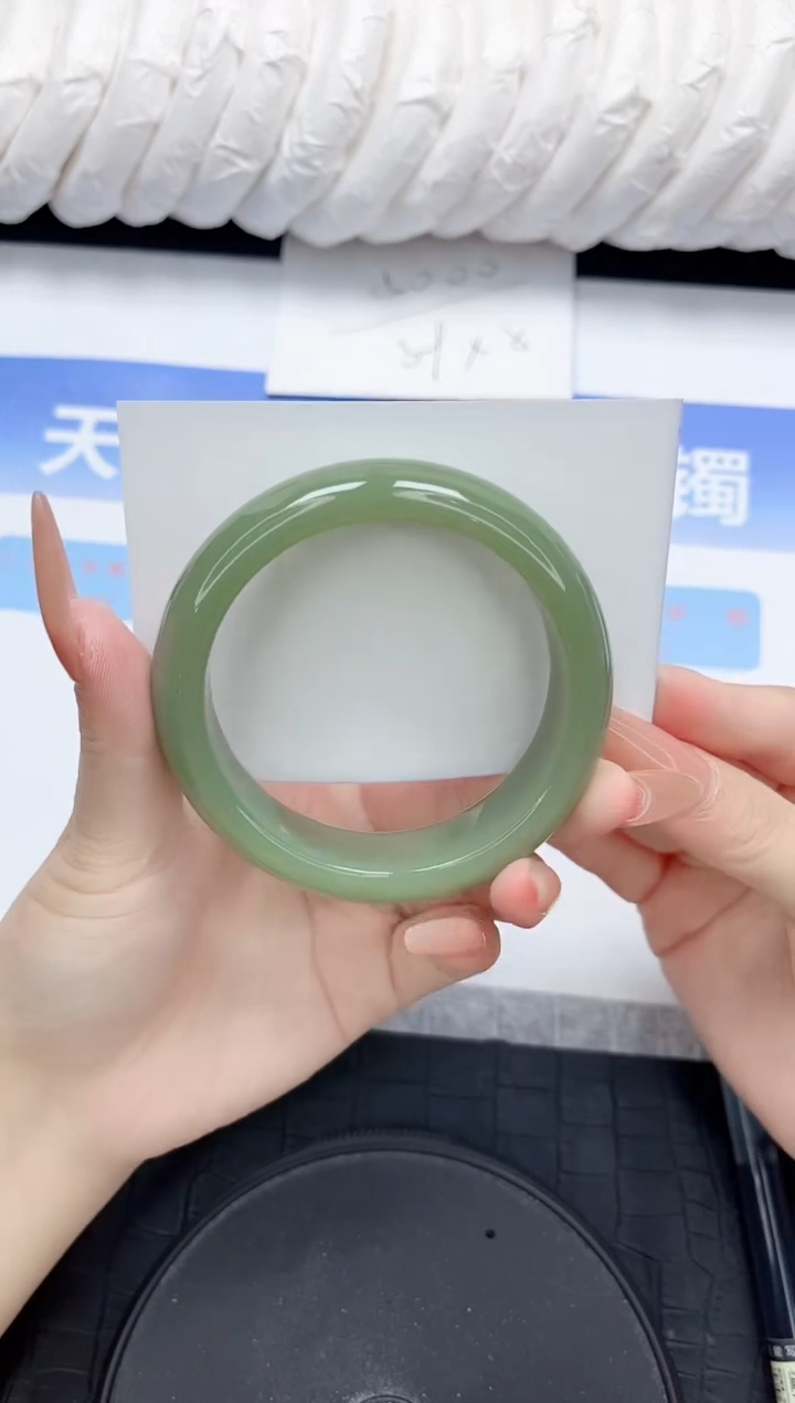 石英质玉手镯未镶嵌111-57