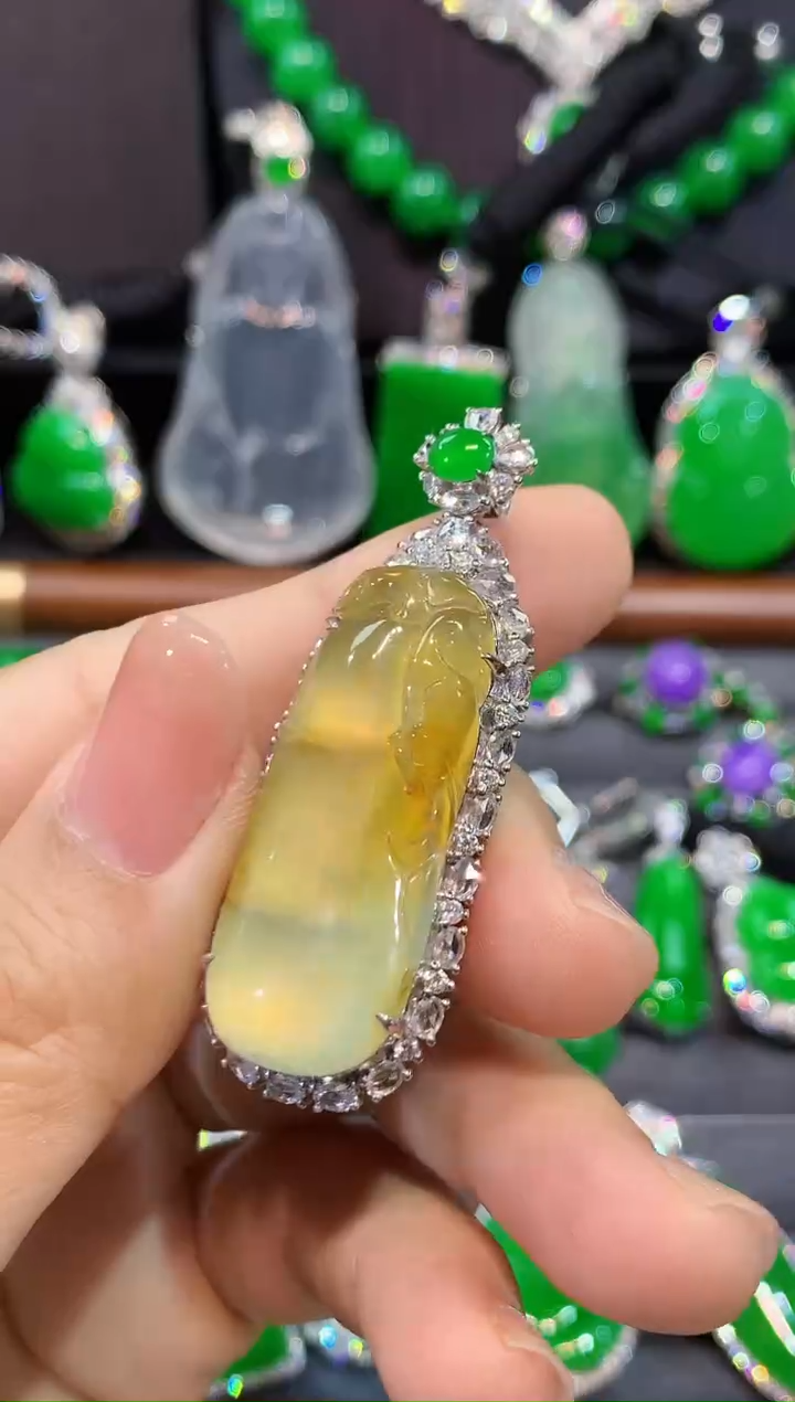 吊坠(不含链)18K金镶嵌翡翠吊坠