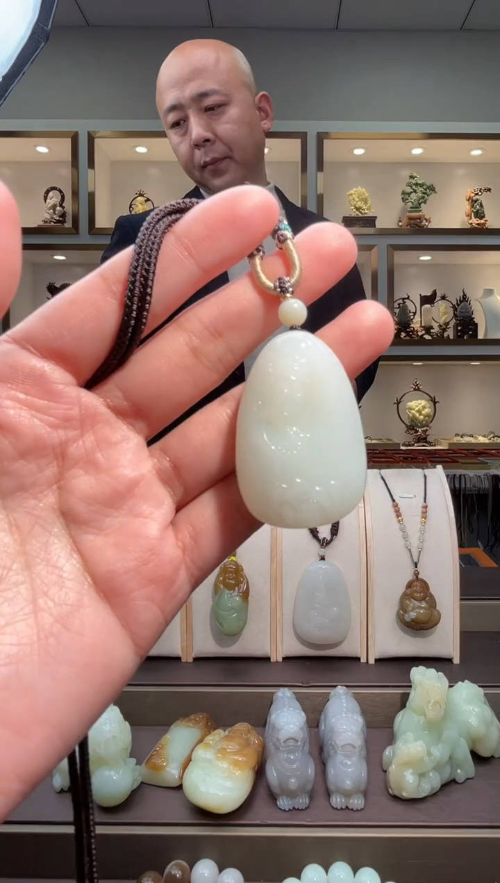 颈饰未镶嵌和田玉苏