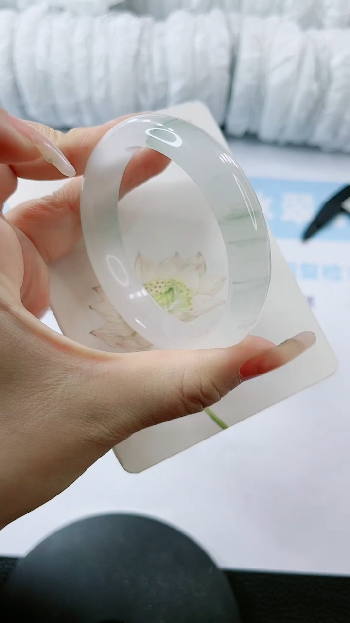 【闪购商品】石英质玉手镯未镶嵌多样性发货V242