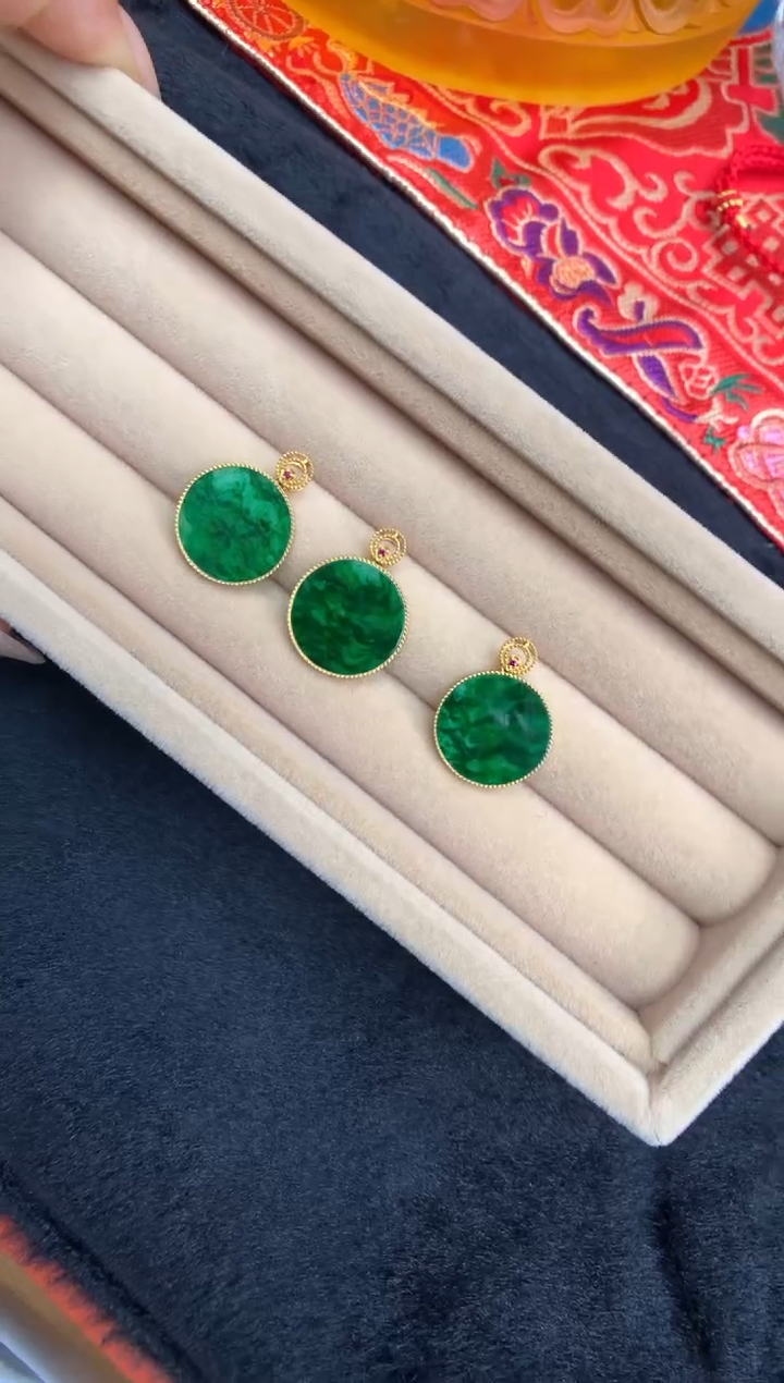 【闪购商品】翡翠颈饰18K金镶嵌无事牌  多样性发（1件）