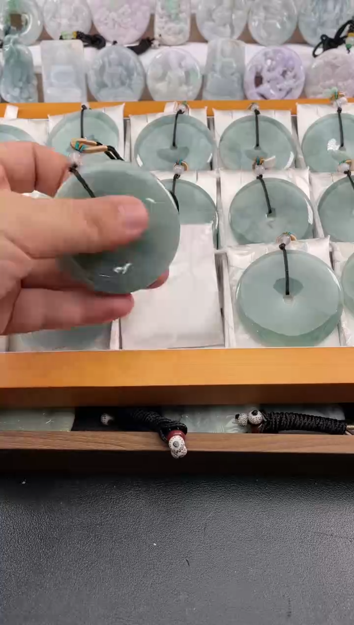 颈饰未镶嵌翡翠25/12/11/.58大绿扣多样性发货，发其一