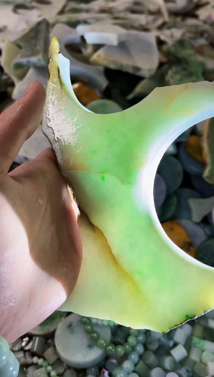 翡翠未镶嵌颈饰A货吴平498