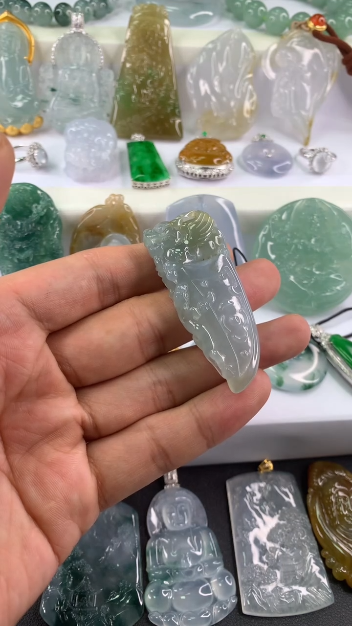 翡翠未镶嵌吊坠(不含链)吊坠