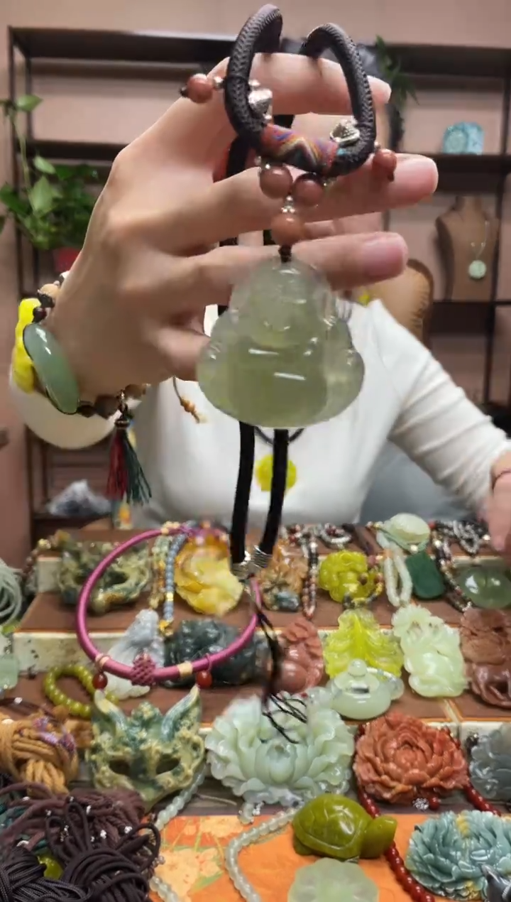 未镶嵌岫玉颈饰·11