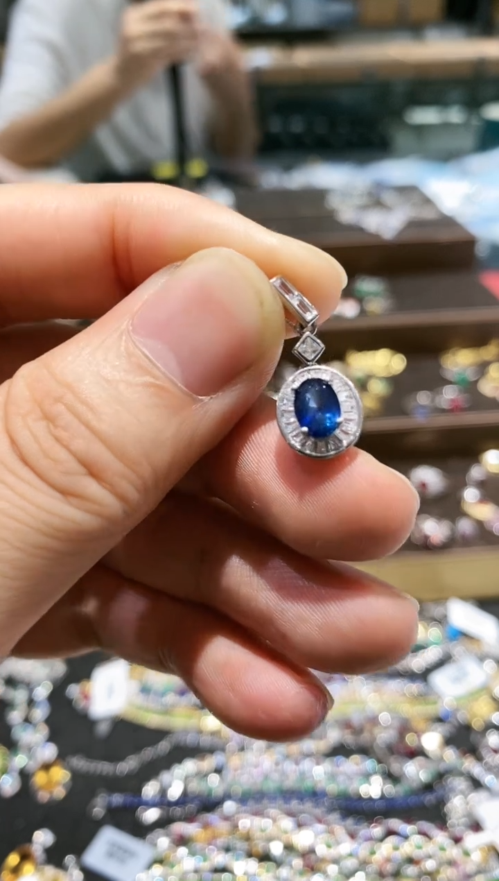 【闪购商品】蓝宝石颈饰银S925镀金镶嵌吊坠