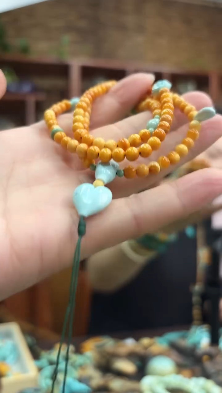 琥珀未镶嵌珠宝奇石项链