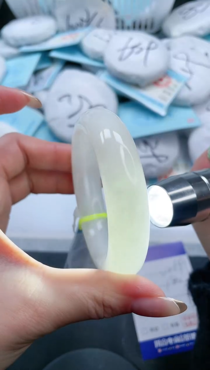 【闪购商品】和田玉手镯未镶嵌20V299-56