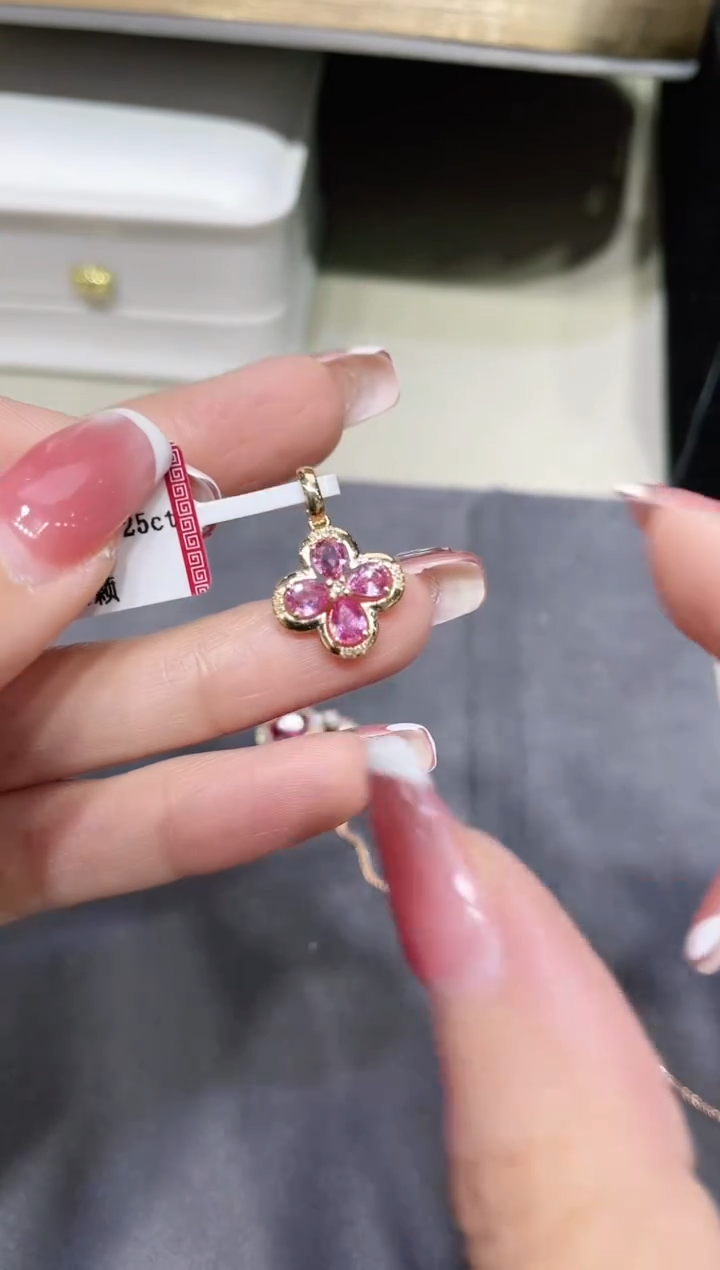 【闪购商品】彩色蓝宝石吊坠18K金镶嵌·