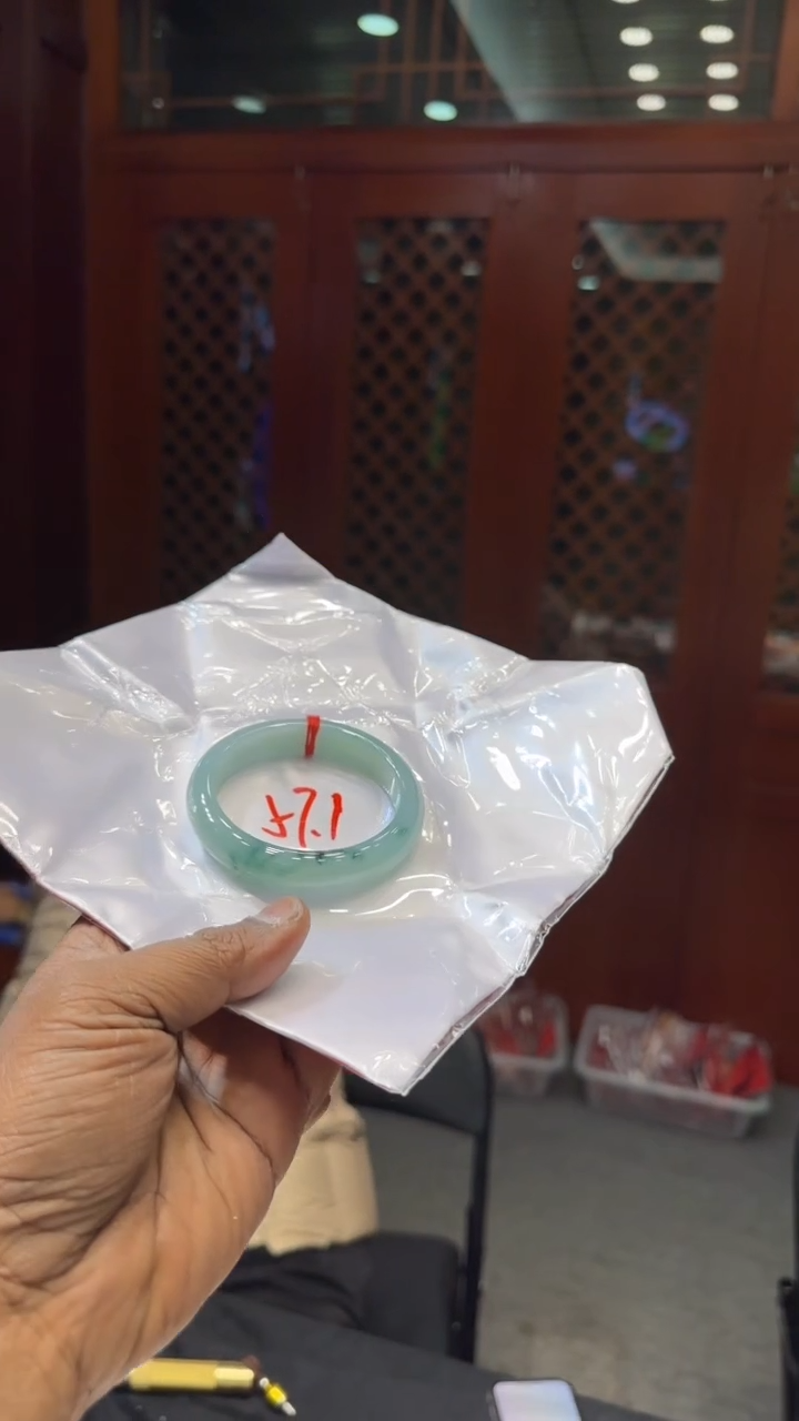 【闪购商品】翡翠手镯未镶嵌手镯