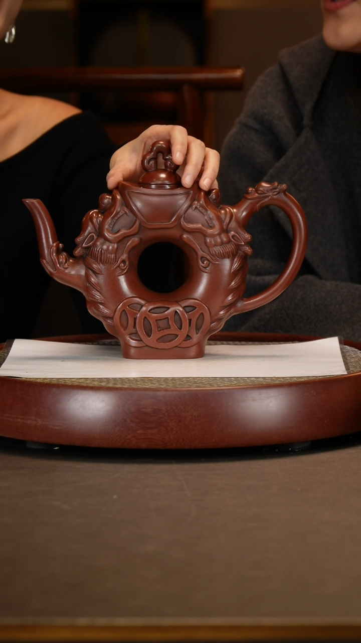 【闪购商品】紫砂茶壶朱维平紫泥瑞兽壶+可心寿桃画