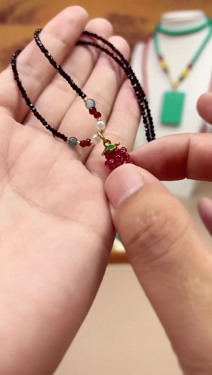 14K金镶嵌颈饰石榴石X121