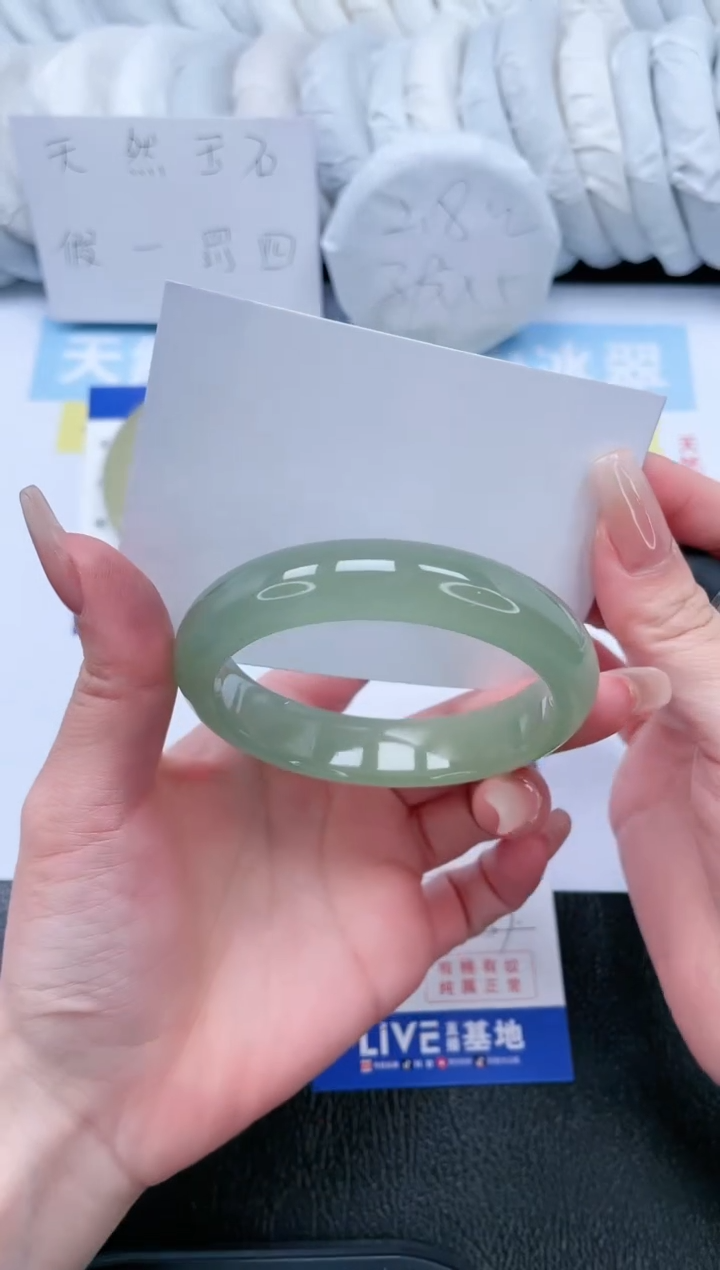 【闪购商品】石英质玉手镯未镶嵌T81-57