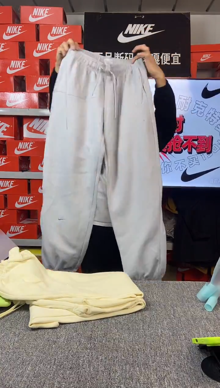 【瑕疵修复】187编码 NIKE/耐克 直播间过款为准 尺码155S