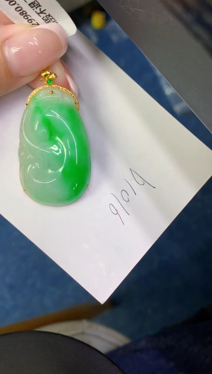 翡翠18K金镶嵌颈饰缅甸天然翡翠A货