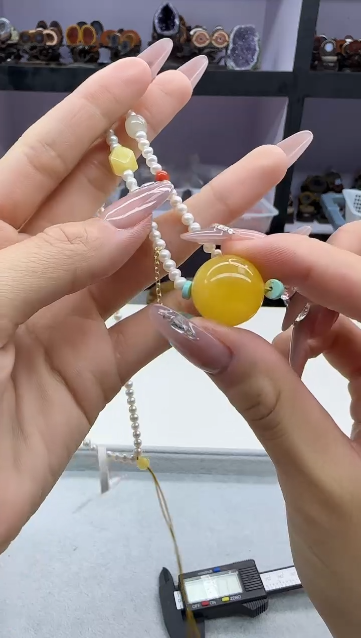 【闪购商品】蜜蜡吊坠(赠链)未镶嵌吊坠