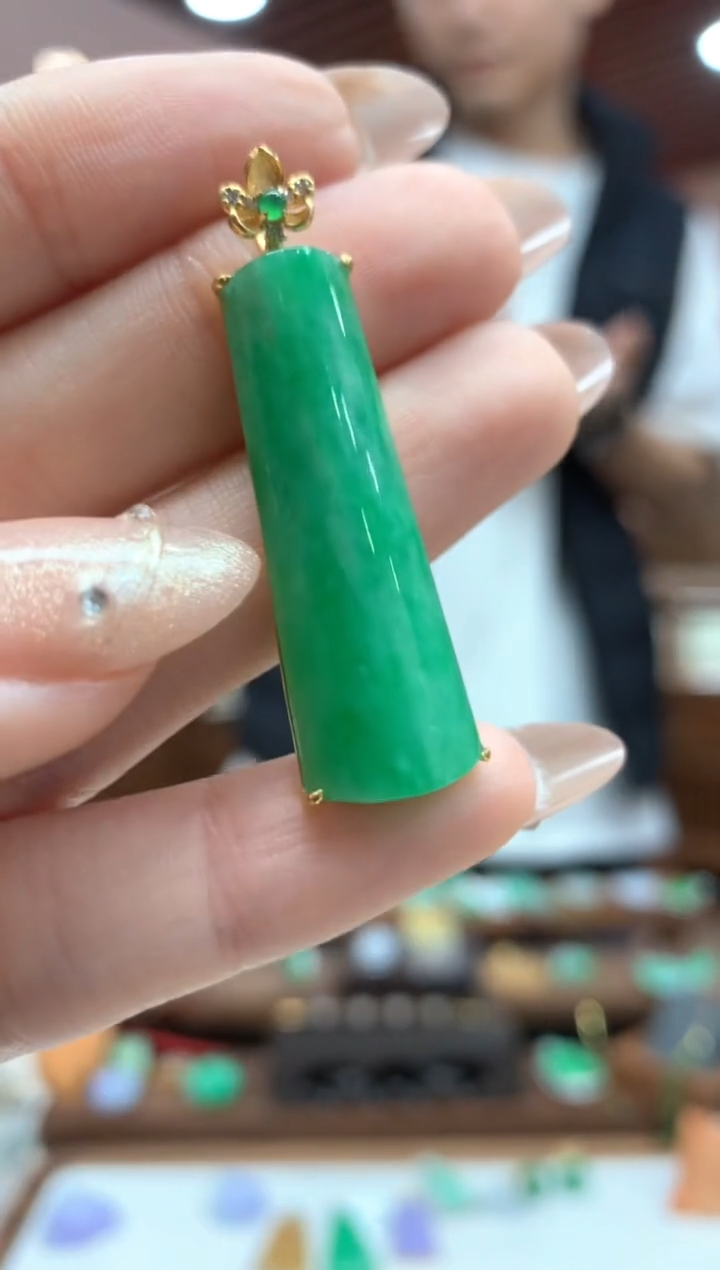 【闪购商品】翡翠吊坠(不含链)18K金镶嵌无事牌