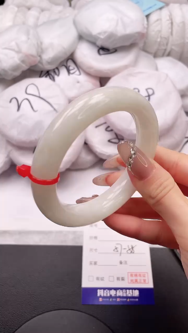 【闪购商品】和田玉手镯未镶嵌3K43-57