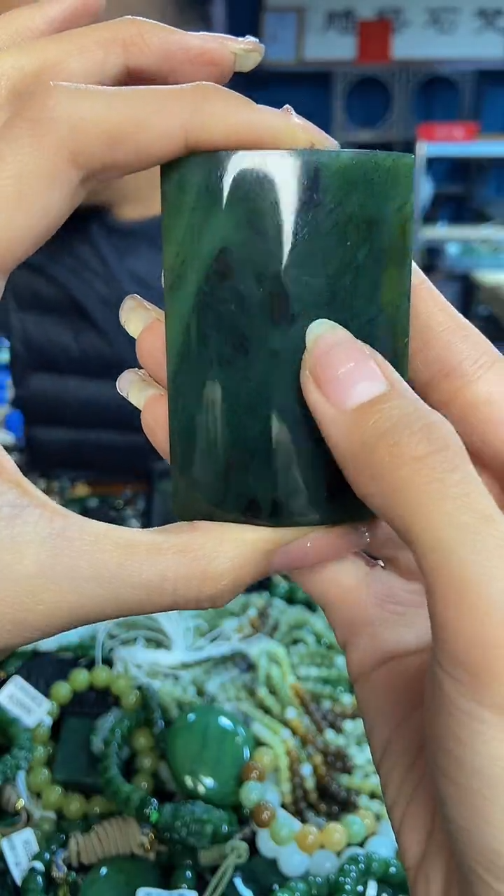 未镶嵌和田玉挂件1